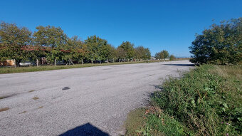 Pozemok na podnikanie o výmere 7288 m2 v obci Dolná Seč - 3