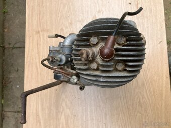 predvojnový motor JLO - 3