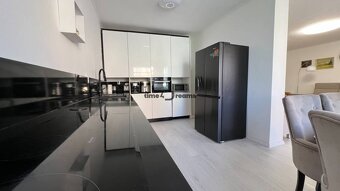 Na predaj: Elegantný 3-izbový byt v centre kúpeľného mesta P - 3