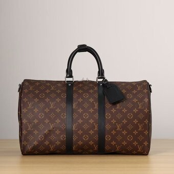 LOUIS VUITTON - 3