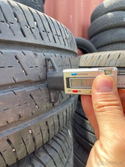 215/70 r15 C contimental - 3