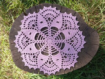 Háčkovaný obrúsok - 3