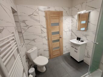 Rodinný dom s garážou -aj na podnikanie - 3