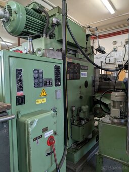 Konzolová fréza FGS 32 - 3