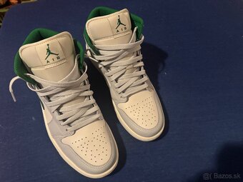Air Jordan 1 Mid Pine Green. - 3