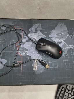 Predám kvalitnú hernú výbavu - 3