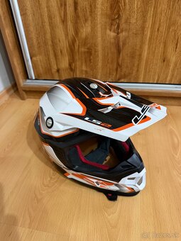Motokrosová helma - 3