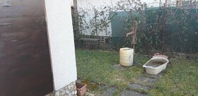 Odstúpenie záhrady s murovanou chatkou - 3