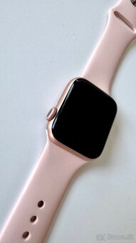 Predám hodinky iWatch 6 aj s náhradnými remienkami - 3