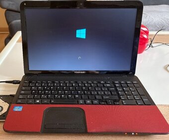 Predám notebook Toshiba Satellite c855 - 3
