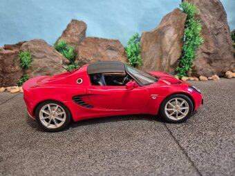 Prodám model 1:18 Lotus 111S spider 2002 - 3
