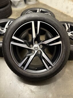 Zimná sada Volvo XC40 - 5x108 R19 , 235/50/19 Goodyear - 3