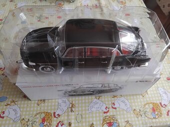 Tatra 603/1 1957 Rusty 1:18 - 3