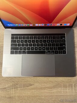 MacBook Pro 15inch 2017 500GB Super stav - 3