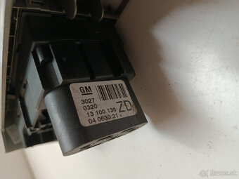 vypinac svetiel opel astra h 13100136 20€ - 3