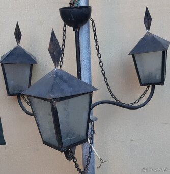 Dva stoly , luster a doplnky - 3