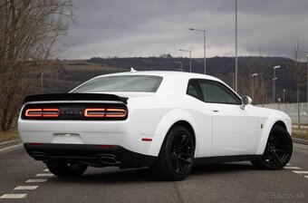 NOVÝ Dodge Challenger SRT 6.4 HEMI - 3