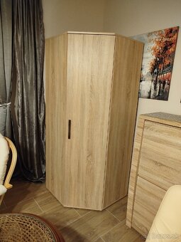 Rohová policova skriňa - 3