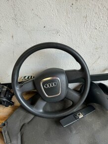 Audi A4B7 Interier - 3
