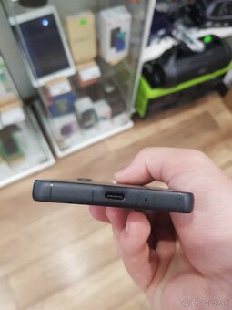 Sony Xperia 10 V5 - 3