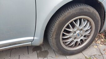 toyota yaris - 3