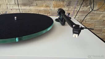 Gramofon Pro-ject - 3