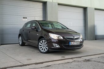 Opel Astra 1.4T 103kw M6, SR - 1.majitel - 3