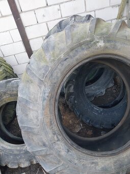 Predam pneumatiky na traktor 14,9-28 - 3