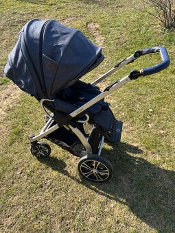 Kocik a autosedacka - 3