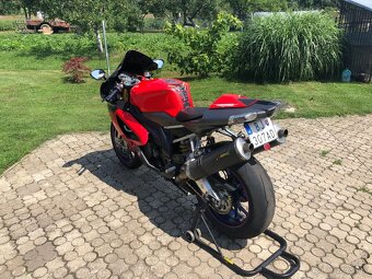 Aprilia RSV 1000 - 3
