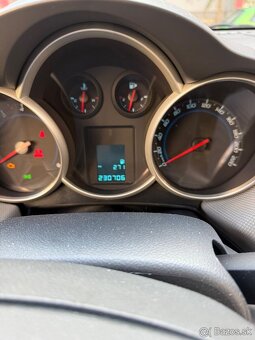Chevrolet Cruze LS - 3