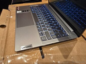 Lenovo IdeaPad Pro 5 14AHP9-Ryzen 7 8845HS-32GB-512GB-OLED - 3