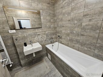Moderný, komplet zariadený 2 izbový byt s parkovacím … - 3