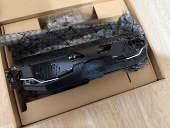 XFX AMD Radeon RX 5700 XT 8GB Raw II - 3