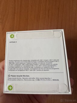 AirPods 4 - 3