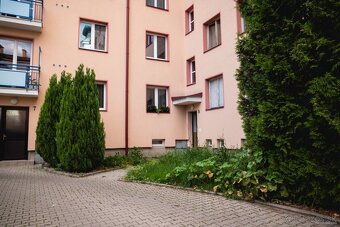 3-izbový byt priamo na námestí v meste Zvolen - 3