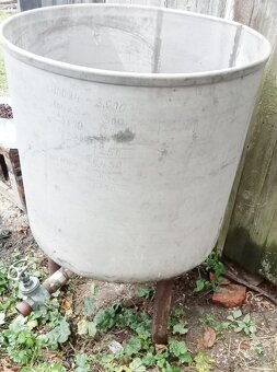 Nerezová nádoba. - 3