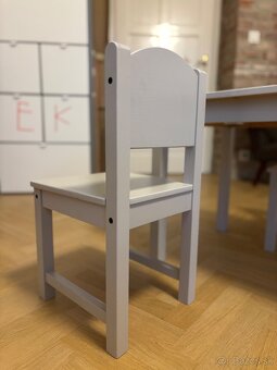 Stôl so stoličkami - 3