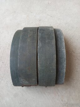 BRZDOVÉ PAKNE - 3
