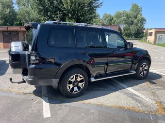 Mitsubishi Pajero 3,2 DiD 7 miestne - 3
