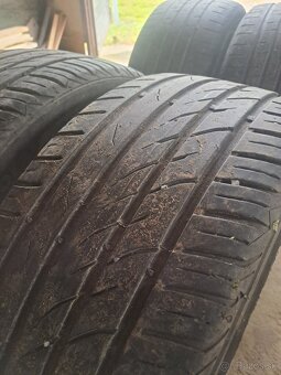 225/40 R18 - 3