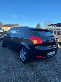 KIA Ceed 1.6 3 dverova - 3