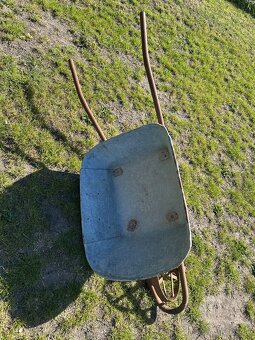 Starý plechový fúrik - táčka - 3