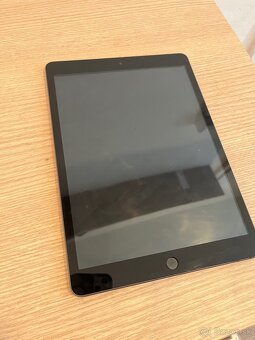 Predám nefunkčný  IPad 9 generácie - 3