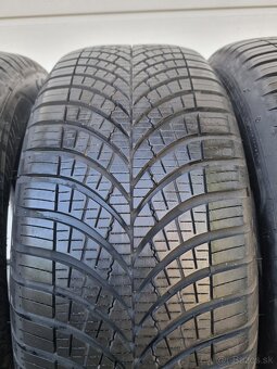 Celoročné pneu Goodyear 225/55 R17 – cca 7,5 mm dezén - 3