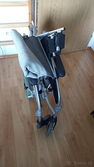 Predám skladací invalidný vozík - 3