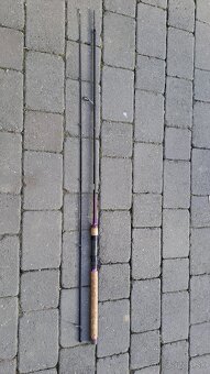 Predám prut Daiwa infinity 2,40m 5-20g - 3