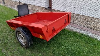 Vlečka vyklápacia - 3