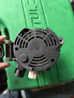 Predám 2 alternatory , kompresor klímy, poduški morora - 3