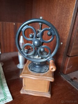 Starožitné veci a skrine - 3